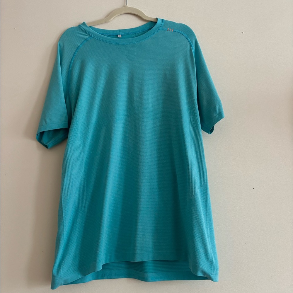 Lululemon men’s shirt